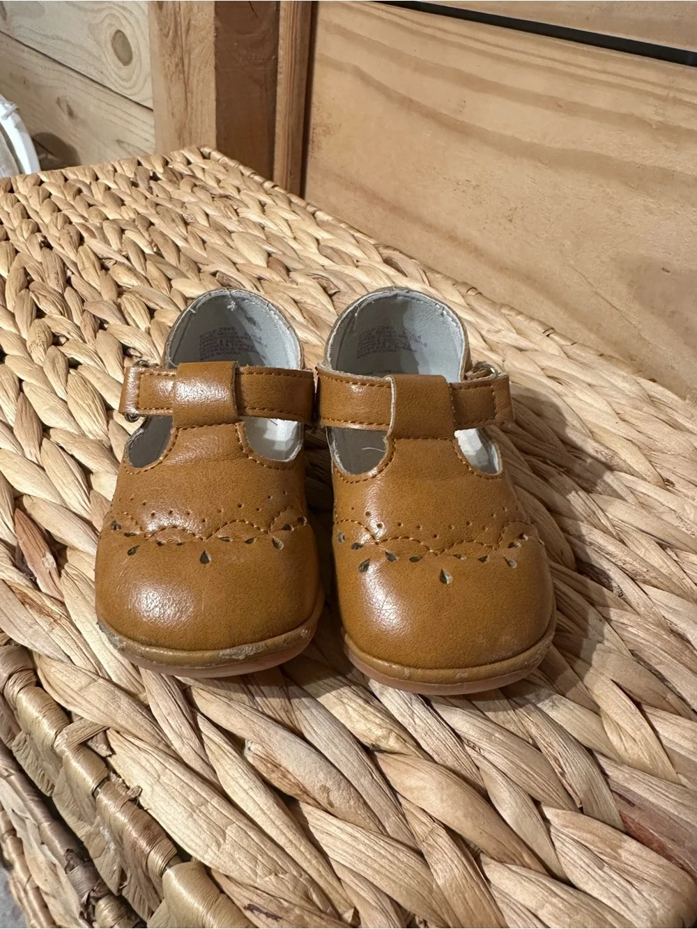 Size 4 Toddler Angel Mary Jane Shoes in Mustard